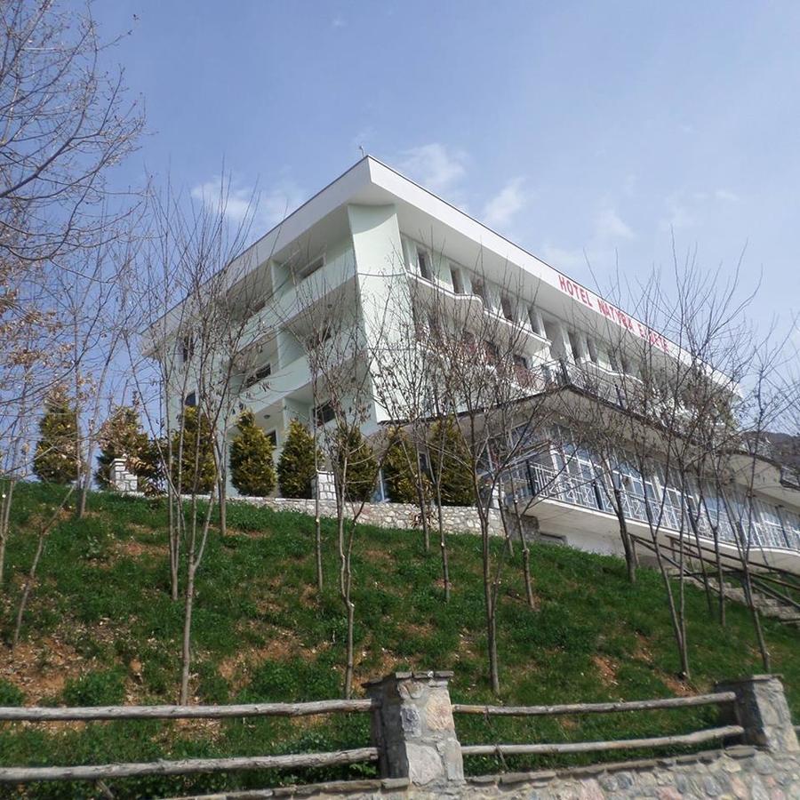 Hotel Natyra E Qete Peshkopi 外观 照片